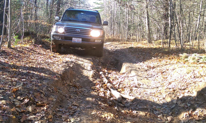 Illustration for article titled Cherokee Trailhawk (light) Off Road Test